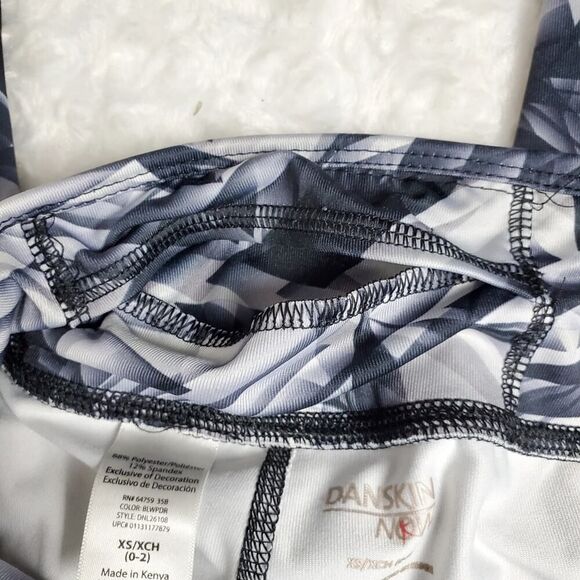 Danskin Now Fitted Capri Leggings Gray Size XS 0-2 - Picture 10 of 12